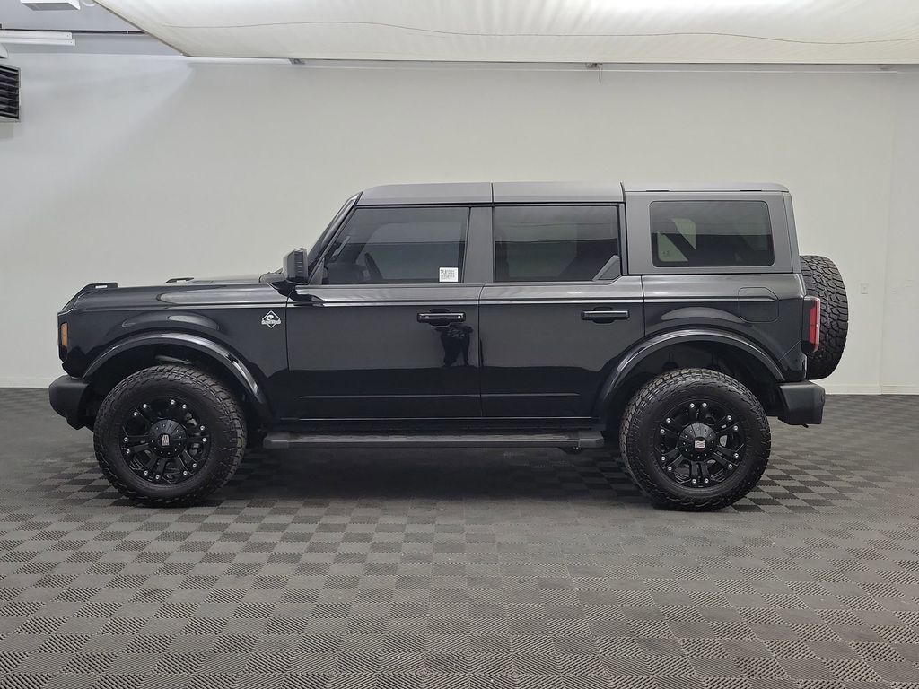 2023 Ford Bronco Outer Banks photo 2