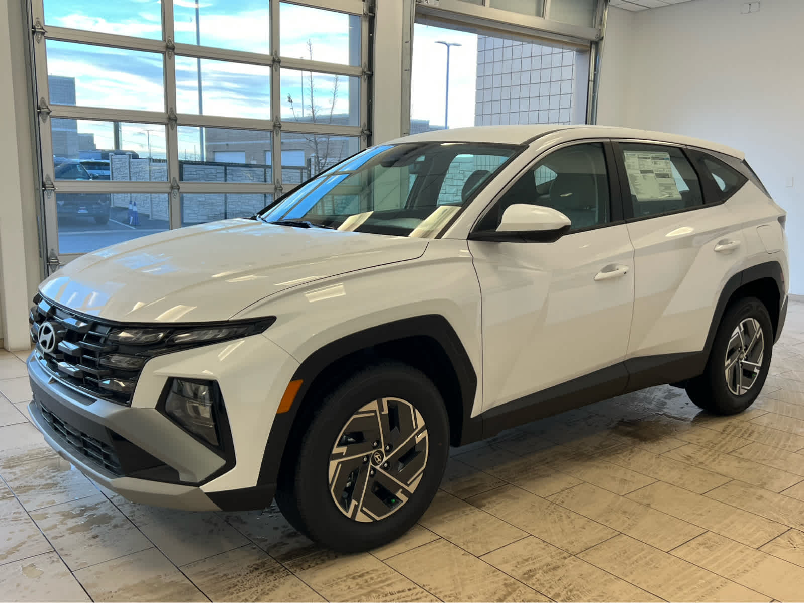 2026 Hyundai Tucson Blue SE's photo