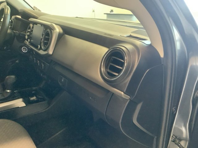2022 Toyota Tacoma SR 4x4 photo 29