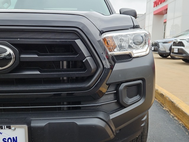 2020 Toyota Tacoma SR photo 2