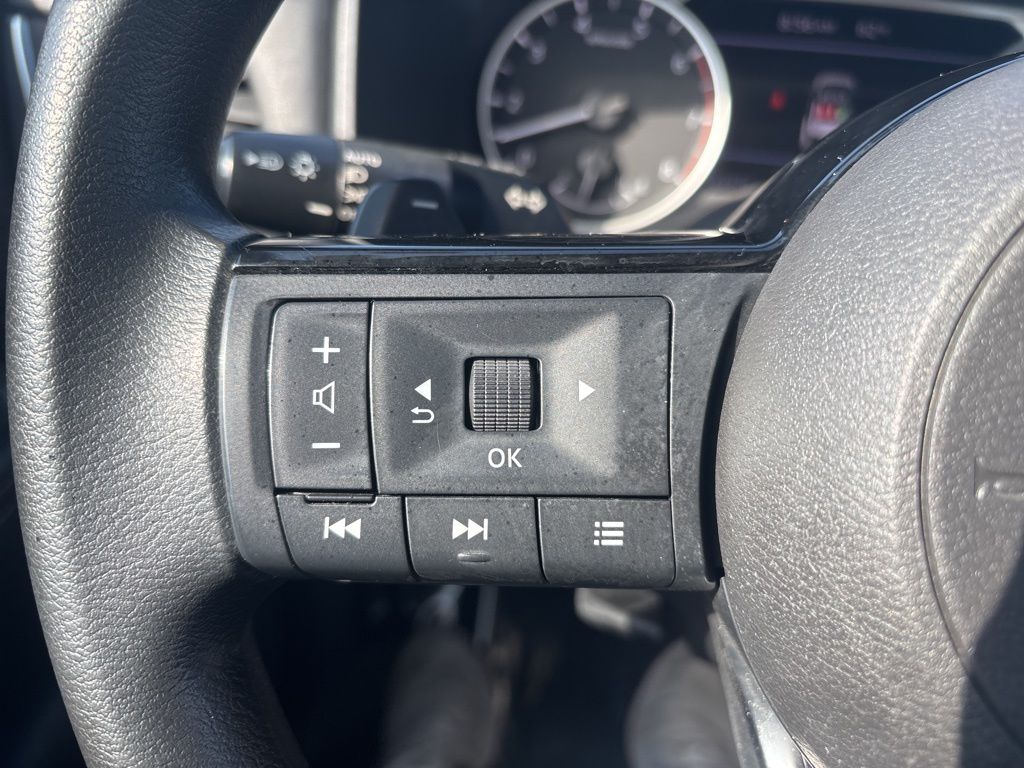 2023 Nissan Rogue SV photo 16