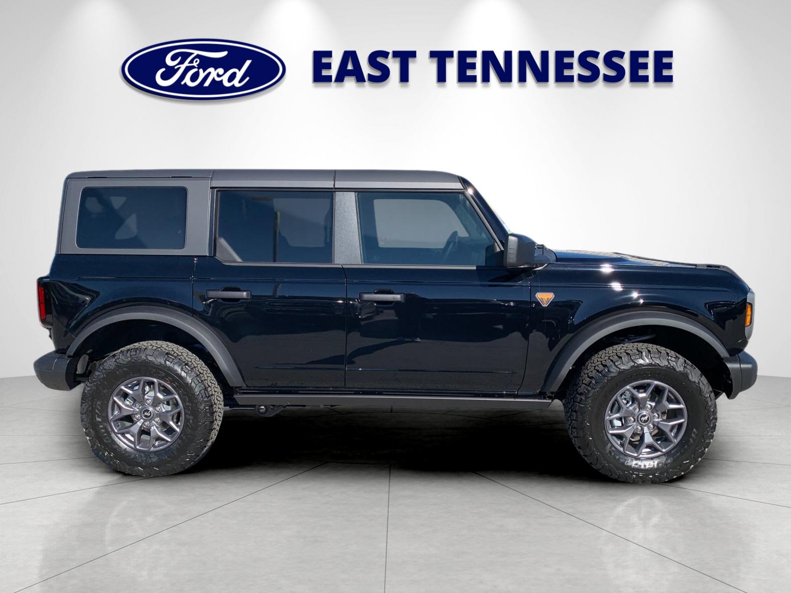 2025 Ford Bronco Badlands photo 2