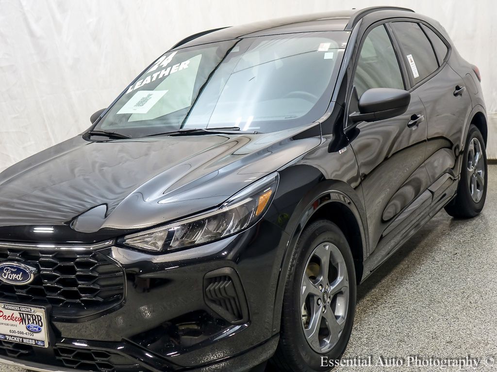 2024 Ford Escape ST-Line photo 4
