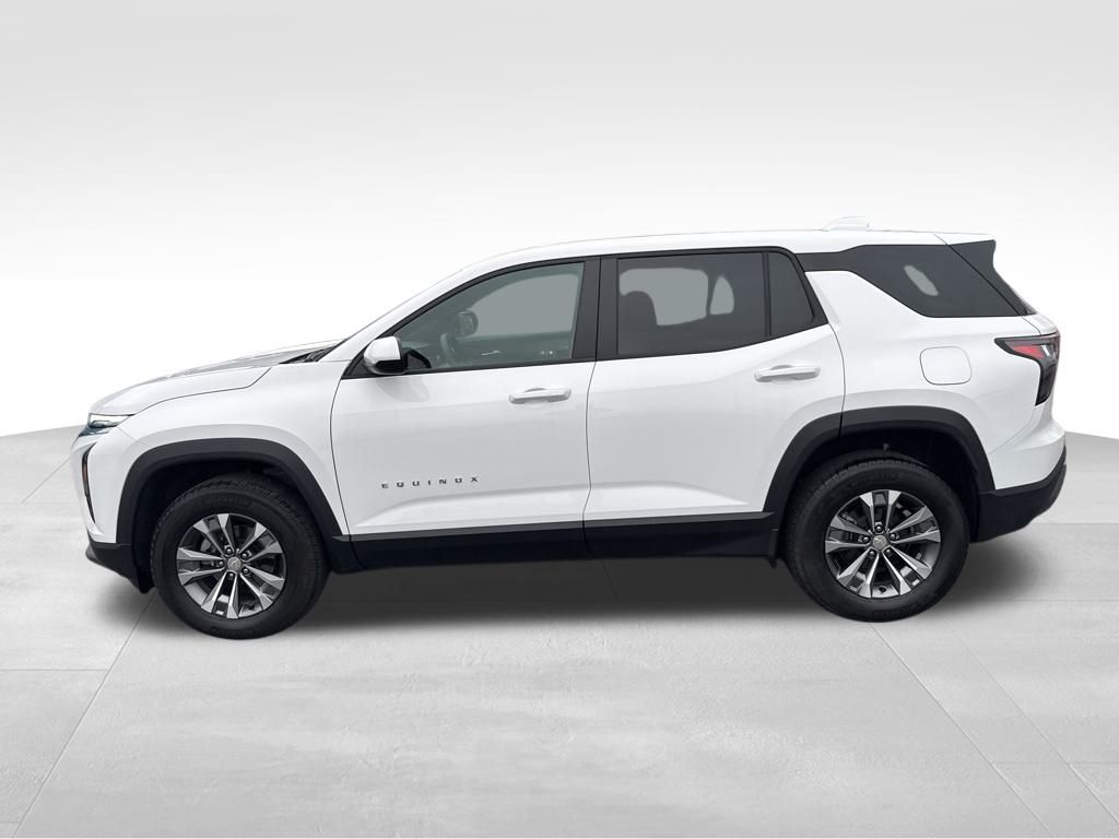 2025 Chevrolet Equinox LT photo 2