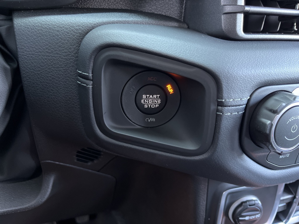 2025 Jeep Gladiator Sport photo 44