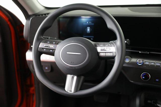 2026 Hyundai Kona SE photo 3