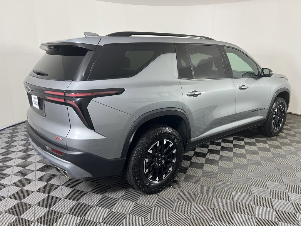 2026 Chevrolet Traverse Z71 photo 3