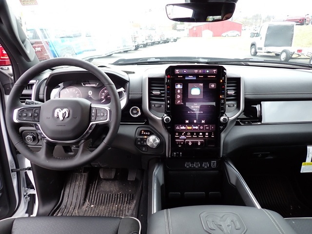 2025 Ram 1500 Laramie photo 13