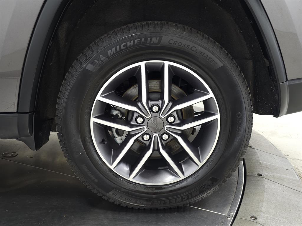 2021 Jeep Grand Cherokee Limited photo 12