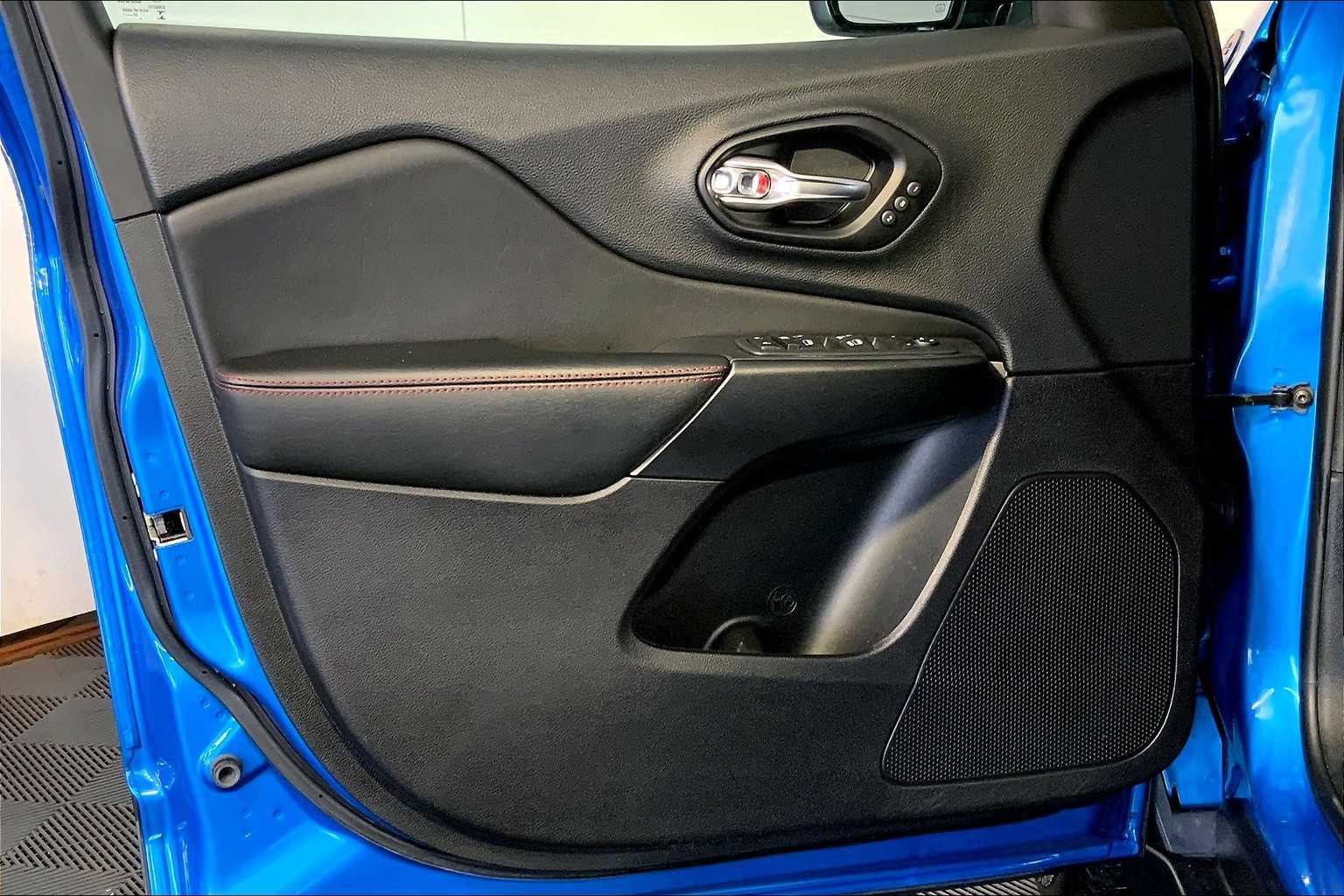 2022 Jeep Cherokee Trailhawk photo 23