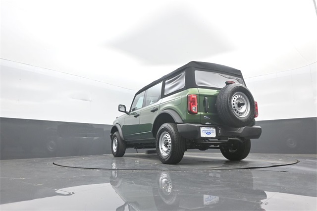 2025 Ford Bronco Base photo 22