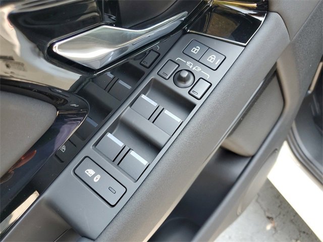 2024 Land Rover Range Rover Evoque Dynamic SE photo 15