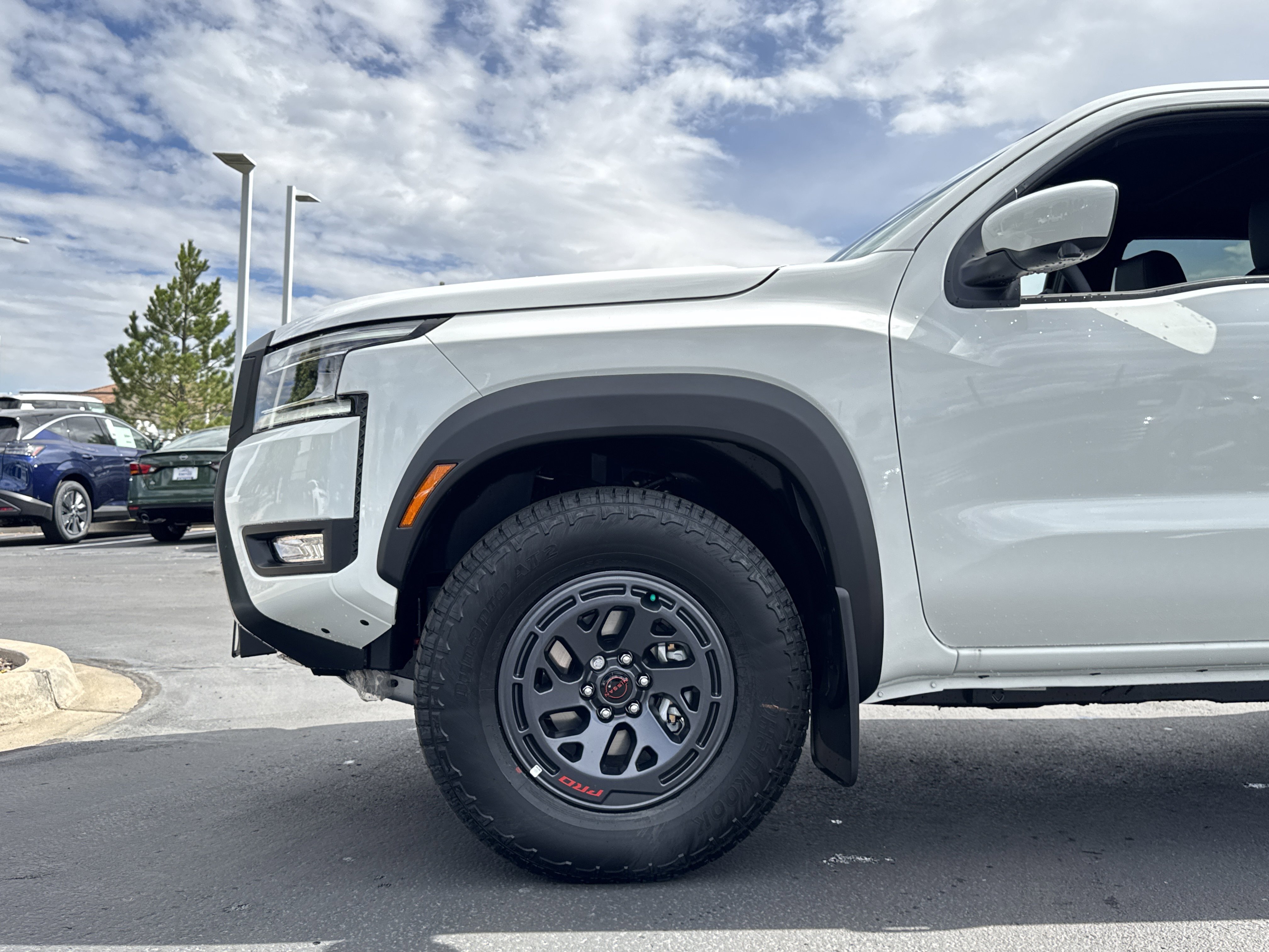 2025 Nissan Frontier PRO-4X photo 3