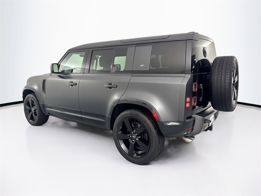 2023 Land Rover Defender 110 Carpathian Edition photo 7