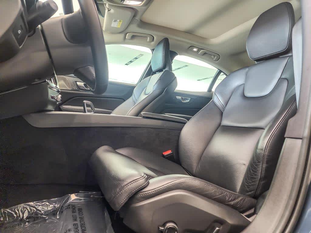 2024 Volvo S60 Ultimate photo 6