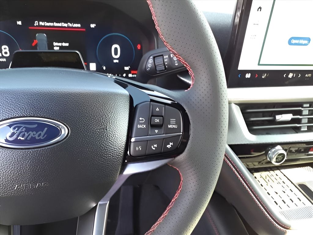2025 Ford Explorer ST-Line photo 21