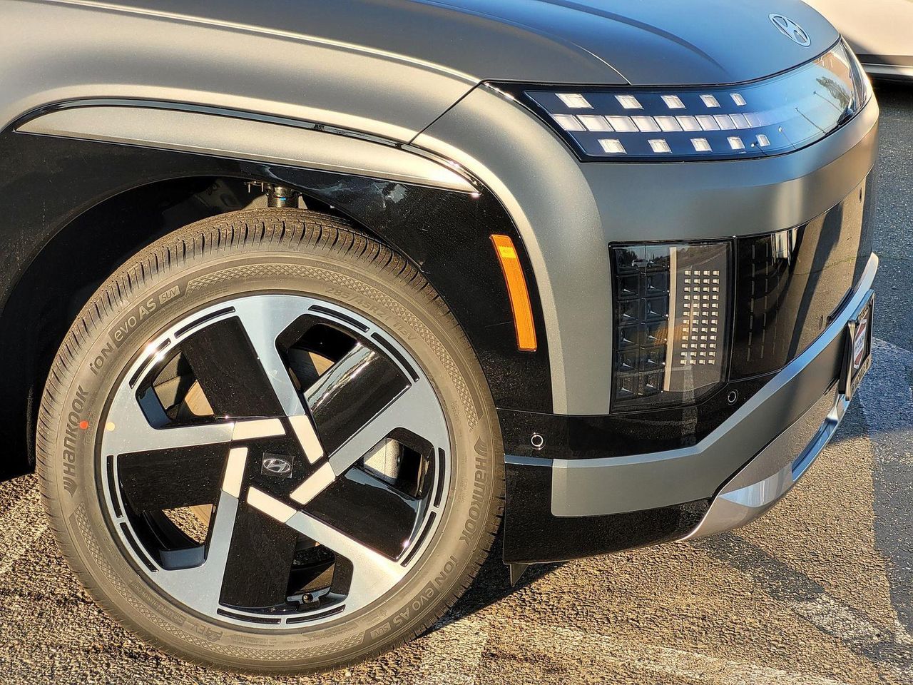 2026 Hyundai Ioniq Limited photo 3