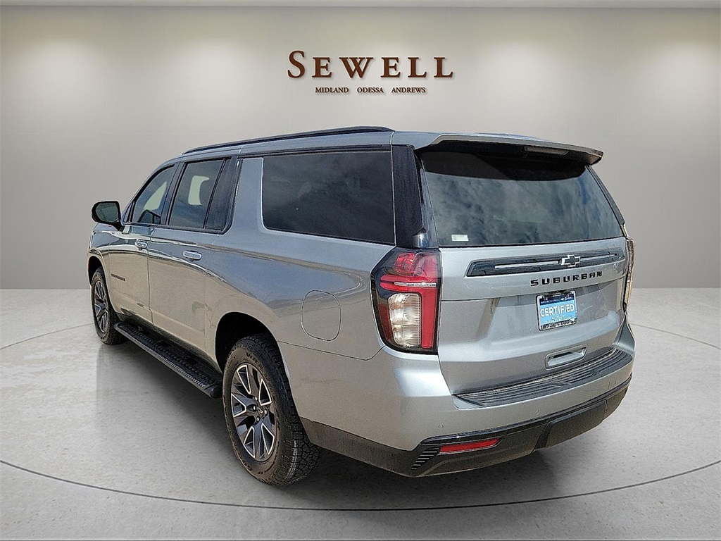 2023 Chevrolet Suburban Z71 photo 3