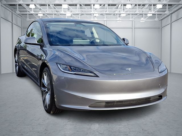 2024 Tesla Model 3 photo 3