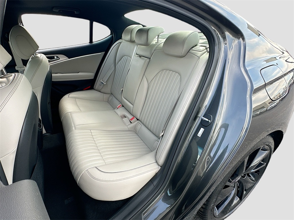 2023 Genesis G70 Advanced 3.3T Sport Prestige photo 24