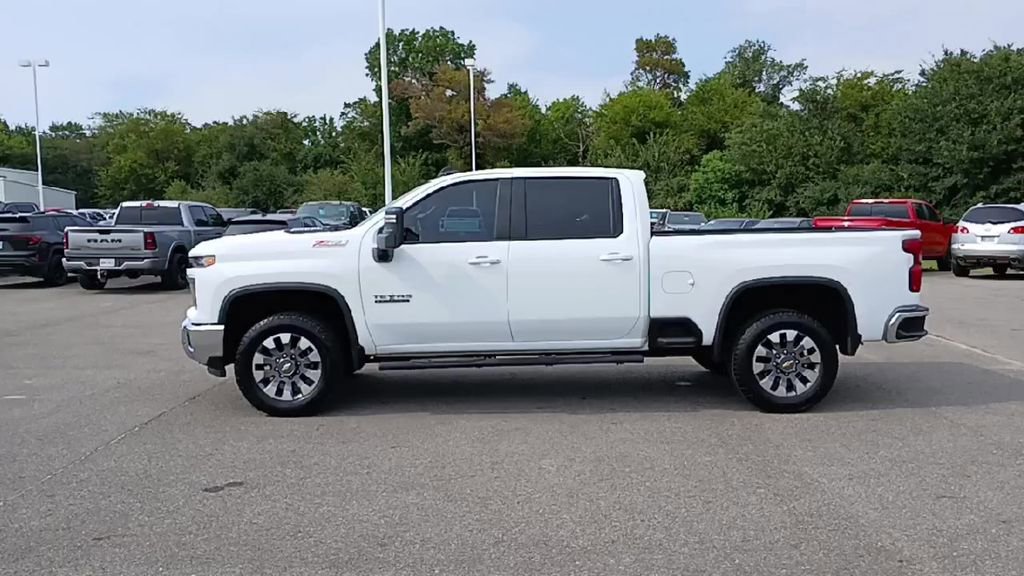 2024 Chevrolet Silverado 2500HD LT photo 4