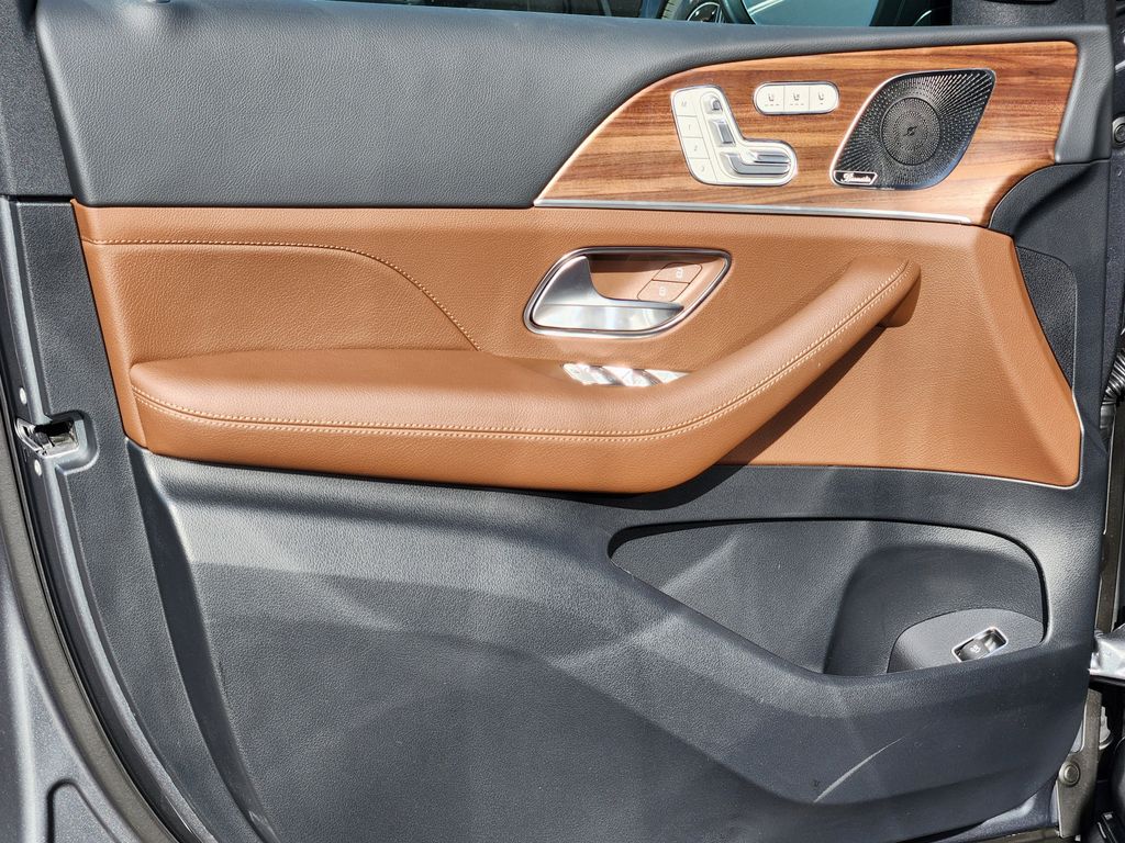 2026 Mercedes Benz GLE 450 4MATIC photo 11