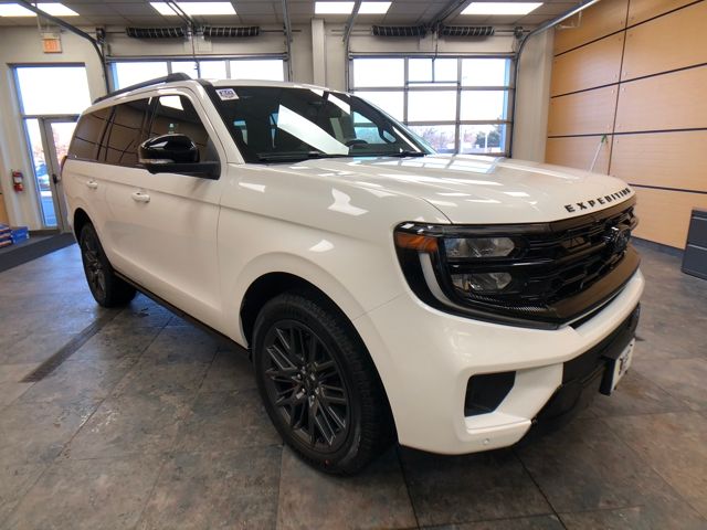 2025 Ford Expedition Platinum's photo
