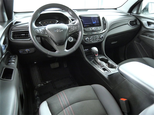 2022 Chevrolet Equinox RS photo 3