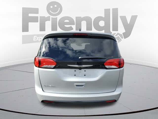 2026 Chrysler Voyager LX photo 4