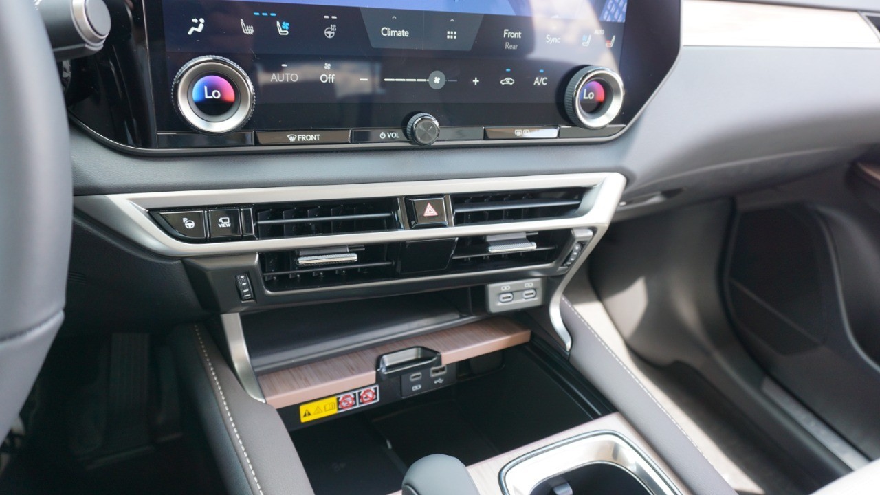 2024 Lexus RX 350 Premium photo 18