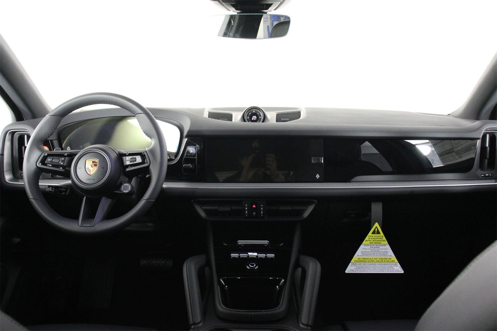 2025 Porsche Cayenne photo 11