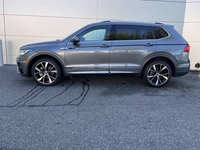 2024 Volkswagen Tiguan SEL R-Line Black photo 13