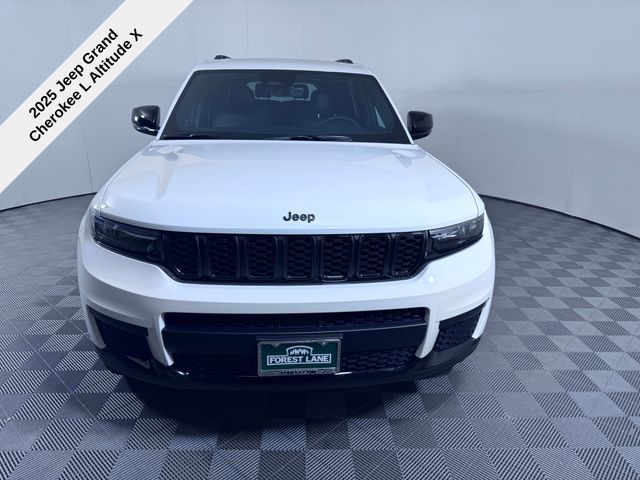 2025 Jeep Grand Cherokee Altitude X photo 3