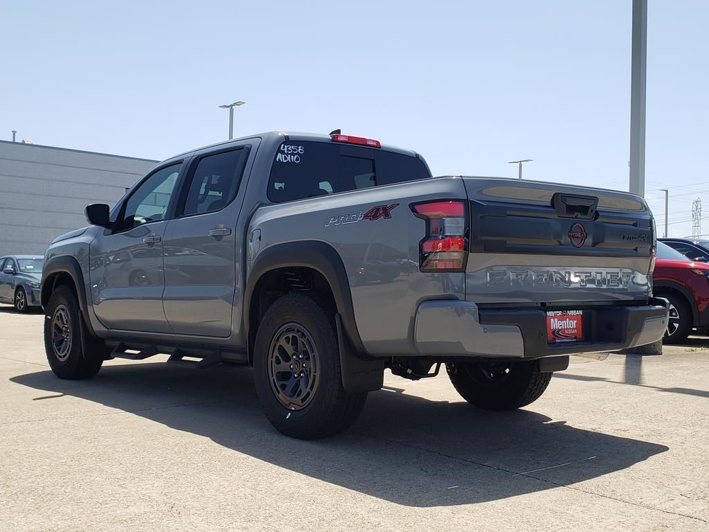 2025 Nissan Frontier PRO-4X photo 4