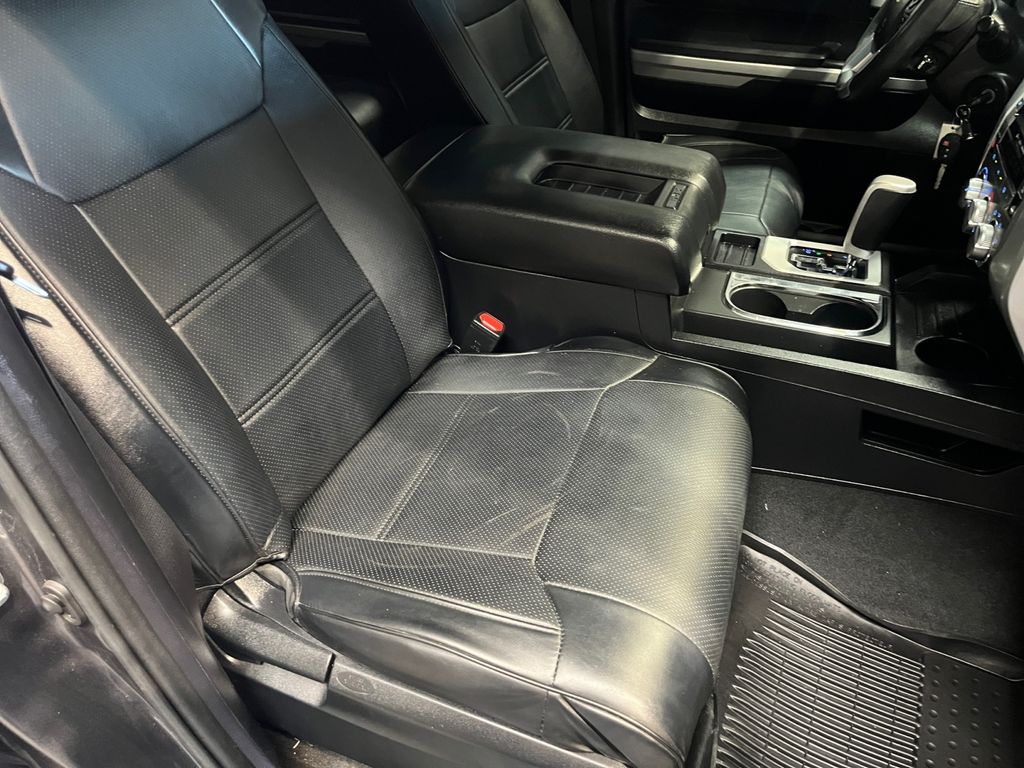 2021 Toyota Tundra SR5 CrewMax photo 12