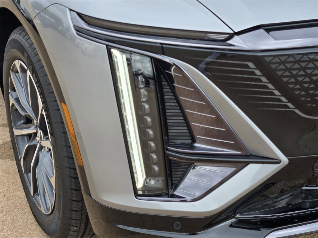 2025 Cadillac Lyriq Sport photo 7
