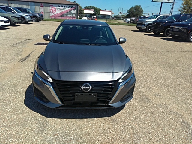 2023 Nissan Altima 2.5 SV photo 12