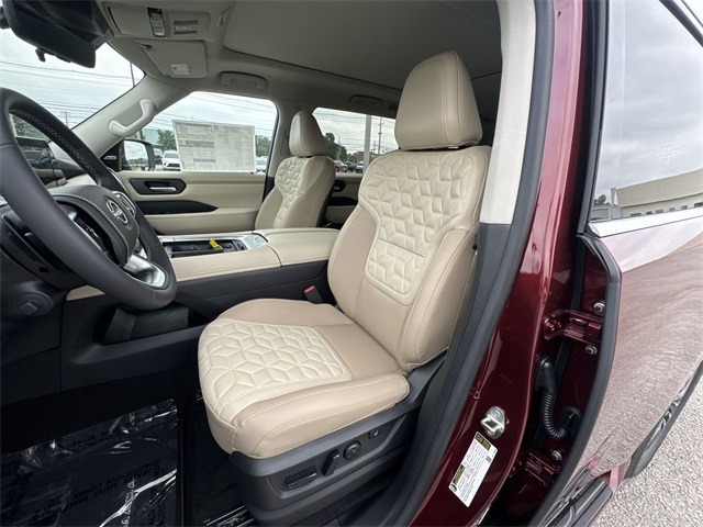 2025 Nissan Armada Platinum Reserve photo 11