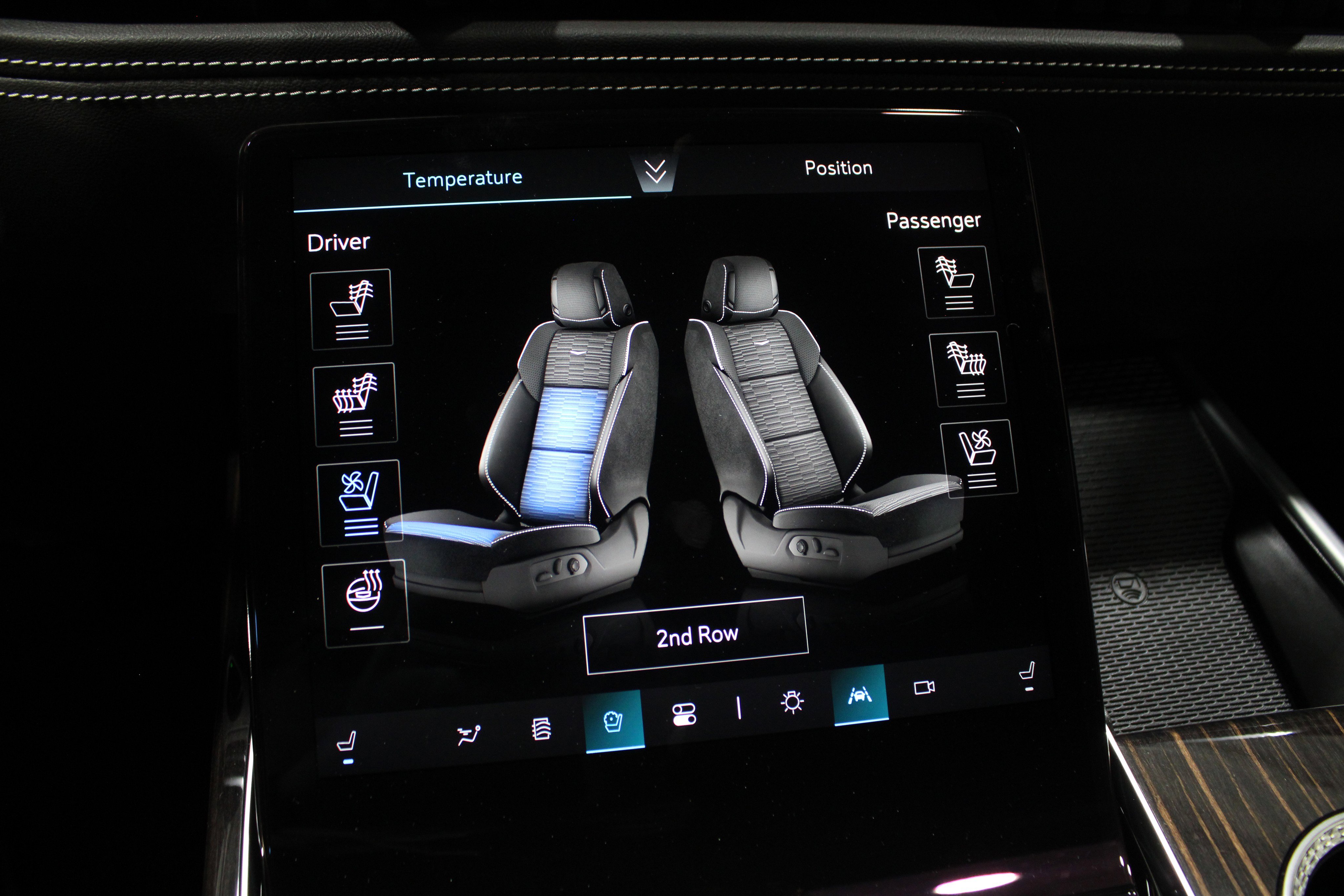 2025 Cadillac Escalade Premium Luxury photo 18