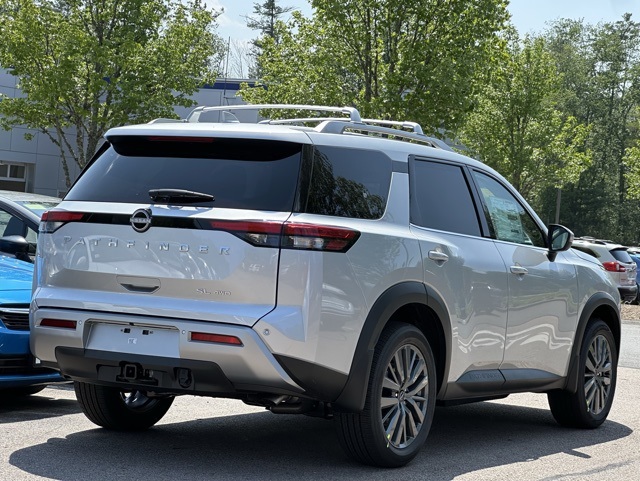 2025 Nissan Pathfinder SL photo 2
