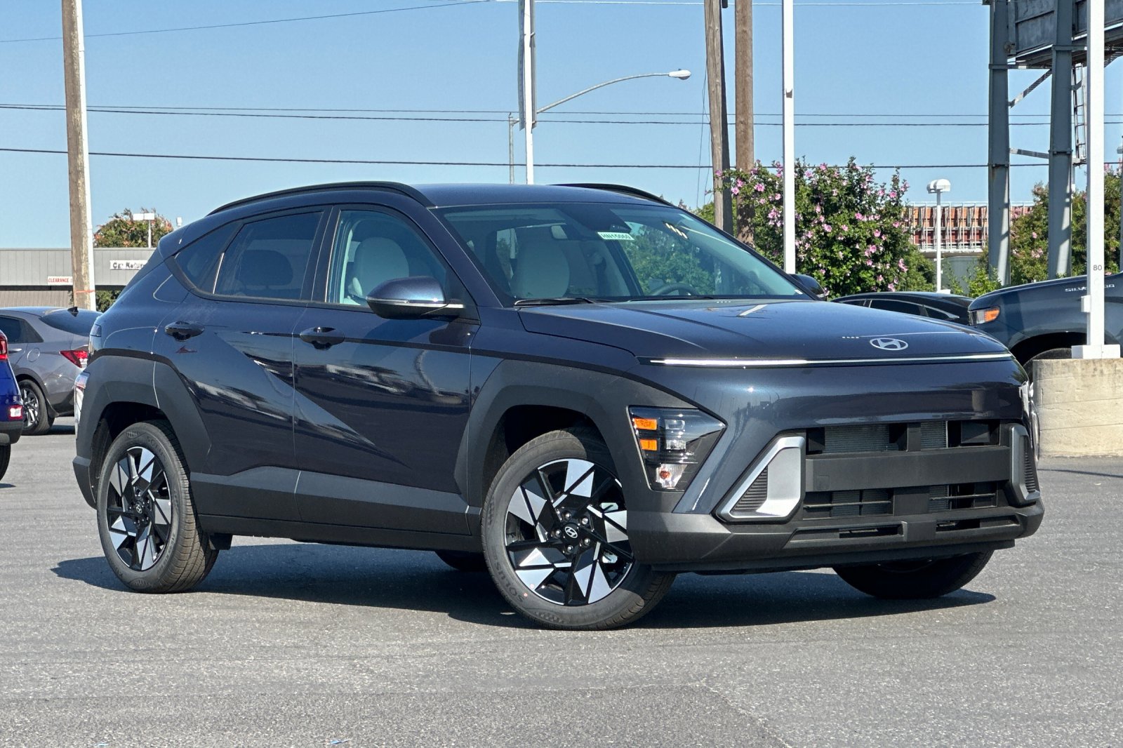 2025 Hyundai Kona SEL photo 2