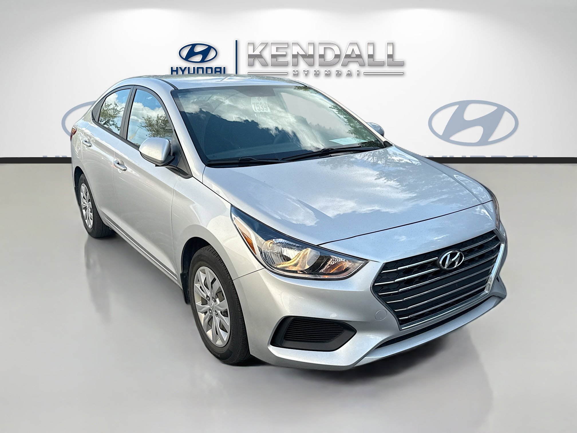 2022 Hyundai Accent SE's photo