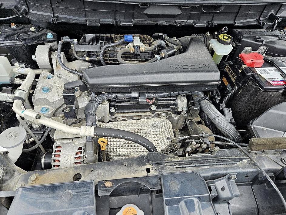 2019 Nissan Rogue SV photo 15
