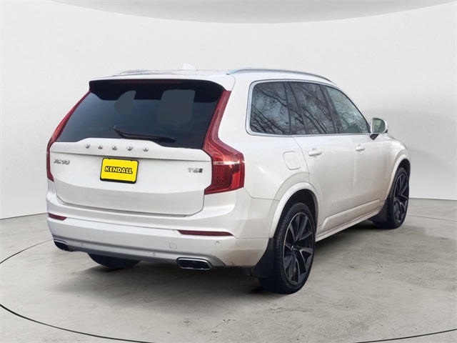 2020 Volvo XC90 T6 Momentum photo 3