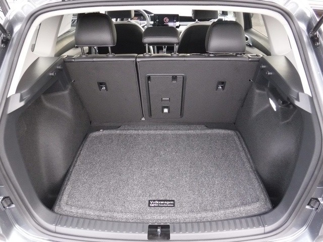 2025 Volkswagen Taos SE photo 28