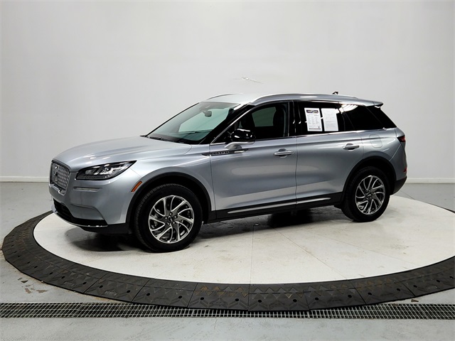 2022 Lincoln Corsair Standard photo 3