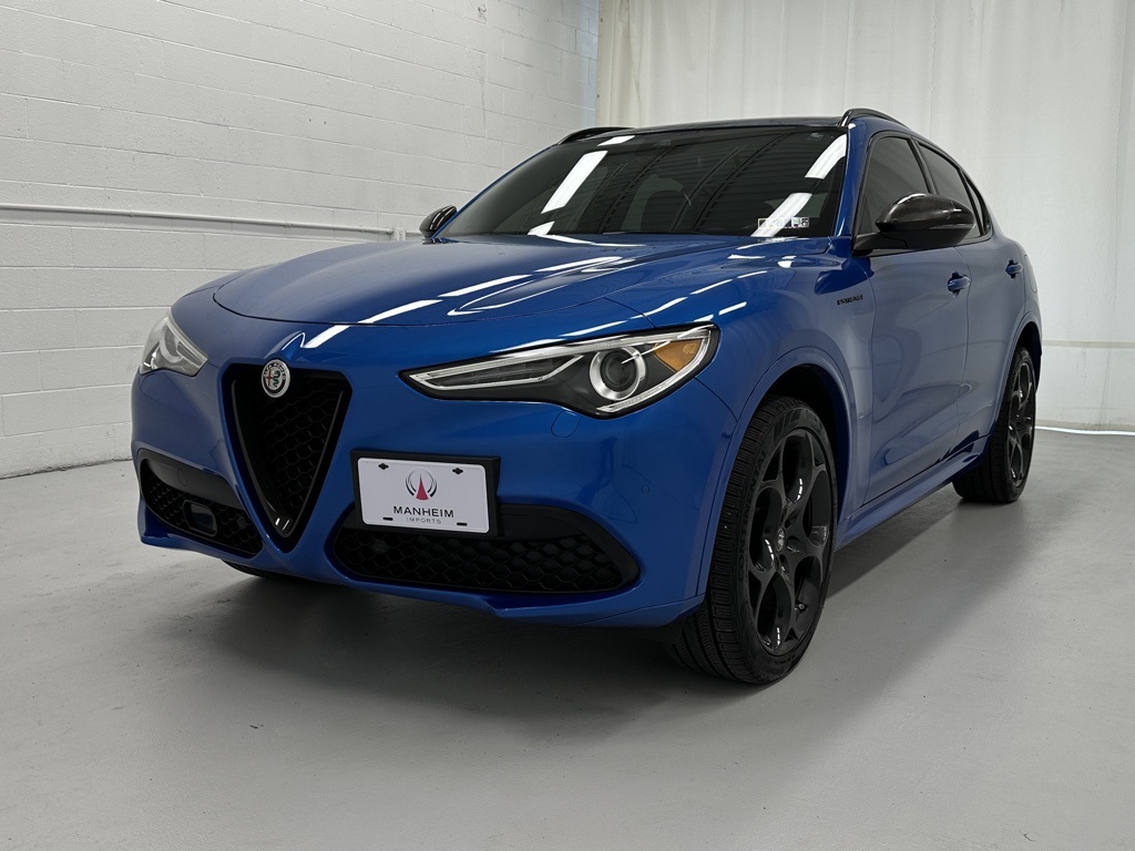2023 Alfa Romeo Stelvio Ti photo 4
