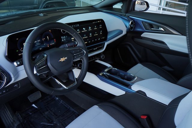 2025 Chevrolet Equinox EV 1LT photo 20