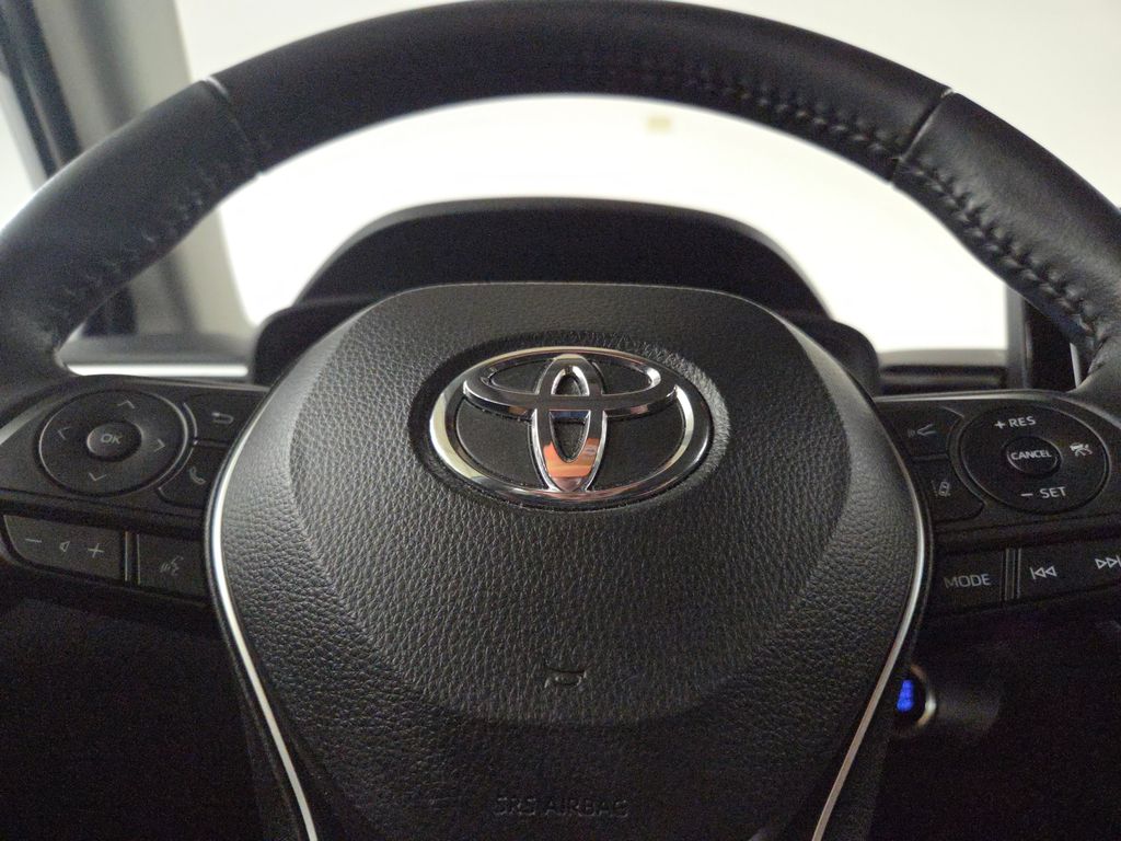 2022 Toyota Corolla Cross LE photo 19