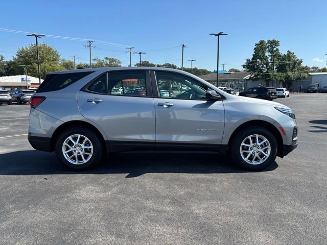 2024 Chevrolet Equinox LS photo 4
